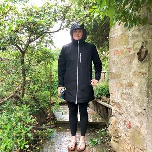 Black Helly Hansen Rain Coat - XL